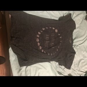 A t-shirt with righting